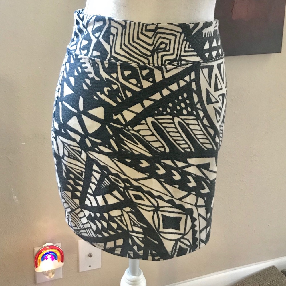 Cute Geometric Designed Mini Skirt (Size Medium)